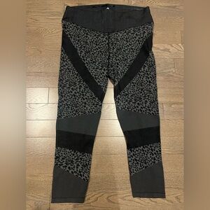 Good American Active Leggings in Black and Gray Animal Print